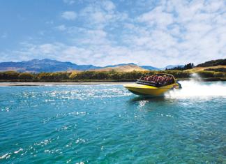 KJet jetboating on lake Wakatipu in Queenstown New Zealand