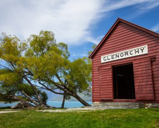 glenorchy red shed