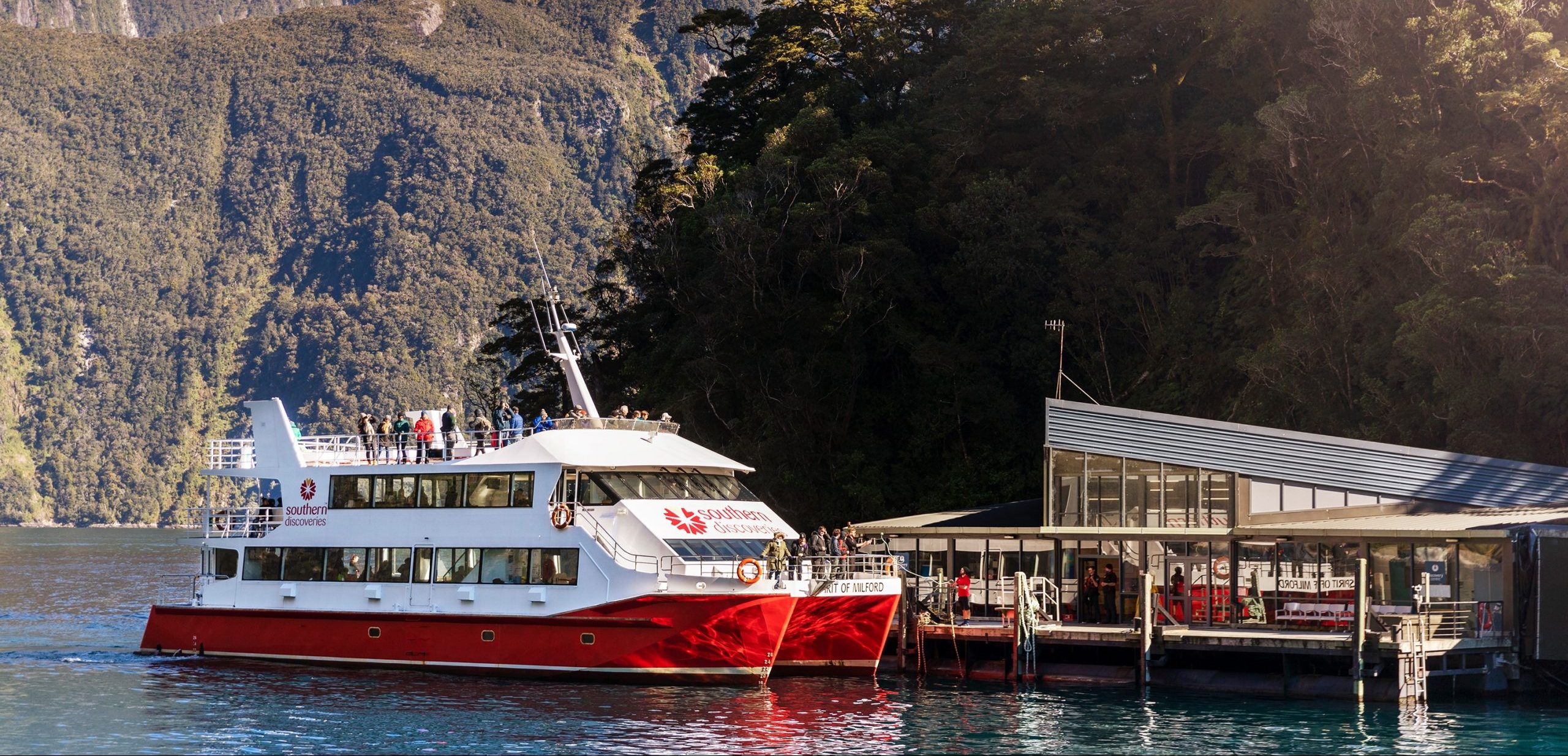 Queenstown Jet Boat + Milford Sound Discover More Cruise KJet